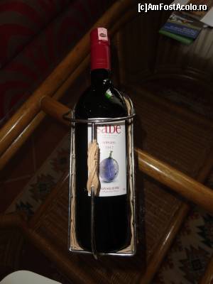 [P33] Sticla de vin de bun venit » foto by Wayfarer
 - 
<span class="allrVoted glyphicon glyphicon-heart hidden" id="av574049"></span>
<a class="m-l-10 hidden" id="sv574049" onclick="voting_Foto_DelVot(,574049,1149)" role="button">șterge vot <span class="glyphicon glyphicon-remove"></span></a>
<a id="v9574049" class=" c-red"  onclick="voting_Foto_SetVot(574049)" role="button"><span class="glyphicon glyphicon-heart-empty"></span> <b>LIKE</b> = Votează poza</a> <img class="hidden"  id="f574049W9" src="/imagini/loader.gif" border="0" /><span class="AjErrMes hidden" id="e574049ErM"></span>