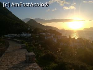 [P88] Apus de soare deasupra Hydrei » foto by crismis
 - 
<span class="allrVoted glyphicon glyphicon-heart hidden" id="av947718"></span>
<a class="m-l-10 hidden" id="sv947718" onclick="voting_Foto_DelVot(,947718,1160)" role="button">șterge vot <span class="glyphicon glyphicon-remove"></span></a>
<a id="v9947718" class=" c-red"  onclick="voting_Foto_SetVot(947718)" role="button"><span class="glyphicon glyphicon-heart-empty"></span> <b>LIKE</b> = Votează poza</a> <img class="hidden"  id="f947718W9" src="/imagini/loader.gif" border="0" /><span class="AjErrMes hidden" id="e947718ErM"></span>