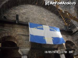 [P28] steagul arborat la intrarea in manastirea Evanghelistria » foto by amero
 - 
<span class="allrVoted glyphicon glyphicon-heart hidden" id="av472150"></span>
<a class="m-l-10 hidden" id="sv472150" onclick="voting_Foto_DelVot(,472150,1166)" role="button">șterge vot <span class="glyphicon glyphicon-remove"></span></a>
<a id="v9472150" class=" c-red"  onclick="voting_Foto_SetVot(472150)" role="button"><span class="glyphicon glyphicon-heart-empty"></span> <b>LIKE</b> = Votează poza</a> <img class="hidden"  id="f472150W9" src="/imagini/loader.gif" border="0" /><span class="AjErrMes hidden" id="e472150ErM"></span>