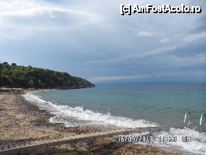 [P34] plaja Agio Eleni, cu pietris si intrare mai dificila in apa marii » foto by amero
 - 
<span class="allrVoted glyphicon glyphicon-heart hidden" id="av472156"></span>
<a class="m-l-10 hidden" id="sv472156" onclick="voting_Foto_DelVot(,472156,1166)" role="button">șterge vot <span class="glyphicon glyphicon-remove"></span></a>
<a id="v9472156" class=" c-red"  onclick="voting_Foto_SetVot(472156)" role="button"><span class="glyphicon glyphicon-heart-empty"></span> <b>LIKE</b> = Votează poza</a> <img class="hidden"  id="f472156W9" src="/imagini/loader.gif" border="0" /><span class="AjErrMes hidden" id="e472156ErM"></span>