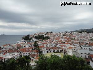 [P13] Orasul privit de sus, Skiathos.  » foto by maryka
 - 
<span class="allrVoted glyphicon glyphicon-heart hidden" id="av629242"></span>
<a class="m-l-10 hidden" id="sv629242" onclick="voting_Foto_DelVot(,629242,1166)" role="button">șterge vot <span class="glyphicon glyphicon-remove"></span></a>
<a id="v9629242" class=" c-red"  onclick="voting_Foto_SetVot(629242)" role="button"><span class="glyphicon glyphicon-heart-empty"></span> <b>LIKE</b> = Votează poza</a> <img class="hidden"  id="f629242W9" src="/imagini/loader.gif" border="0" /><span class="AjErrMes hidden" id="e629242ErM"></span>