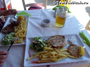 [P145] la o taverna la Koukounaries » foto by sniga
 - 
<span class="allrVoted glyphicon glyphicon-heart hidden" id="av518734"></span>
<a class="m-l-10 hidden" id="sv518734" onclick="voting_Foto_DelVot(,518734,1166)" role="button">șterge vot <span class="glyphicon glyphicon-remove"></span></a>
<a id="v9518734" class=" c-red"  onclick="voting_Foto_SetVot(518734)" role="button"><span class="glyphicon glyphicon-heart-empty"></span> <b>LIKE</b> = Votează poza</a> <img class="hidden"  id="f518734W9" src="/imagini/loader.gif" border="0" /><span class="AjErrMes hidden" id="e518734ErM"></span>