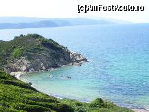 [P26] Trecem la plaje de pe coasta nordică: Krifi Ammos, sau Hidden Beach (Plaja ascunsă), la 2 km nord de Koukounaries.  » foto by abancor
 - 
<span class="allrVoted glyphicon glyphicon-heart hidden" id="av459441"></span>
<a class="m-l-10 hidden" id="sv459441" onclick="voting_Foto_DelVot(,459441,1166)" role="button">șterge vot <span class="glyphicon glyphicon-remove"></span></a>
<a id="v9459441" class=" c-red"  onclick="voting_Foto_SetVot(459441)" role="button"><span class="glyphicon glyphicon-heart-empty"></span> <b>LIKE</b> = Votează poza</a> <img class="hidden"  id="f459441W9" src="/imagini/loader.gif" border="0" /><span class="AjErrMes hidden" id="e459441ErM"></span>