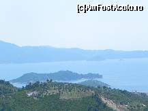 [P40] Tot de pe înălţimi: Skopelos în zare şi Argos mai aproape (se vede duna de nisip care urcă în mijlocul vegetaţiei).  » foto by abancor
 - 
<span class="allrVoted glyphicon glyphicon-heart hidden" id="av459456"></span>
<a class="m-l-10 hidden" id="sv459456" onclick="voting_Foto_DelVot(,459456,1166)" role="button">șterge vot <span class="glyphicon glyphicon-remove"></span></a>
<a id="v9459456" class=" c-red"  onclick="voting_Foto_SetVot(459456)" role="button"><span class="glyphicon glyphicon-heart-empty"></span> <b>LIKE</b> = Votează poza</a> <img class="hidden"  id="f459456W9" src="/imagini/loader.gif" border="0" /><span class="AjErrMes hidden" id="e459456ErM"></span>