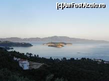 [P80] Privelişte de la restaurantul Elaias Gi / Oliveland. Insuliţele Argos şi Marakos şi Skopelos la orizont.  » foto by abancor
 - 
<span class="allrVoted glyphicon glyphicon-heart hidden" id="av459502"></span>
<a class="m-l-10 hidden" id="sv459502" onclick="voting_Foto_DelVot(,459502,1166)" role="button">șterge vot <span class="glyphicon glyphicon-remove"></span></a>
<a id="v9459502" class=" c-red"  onclick="voting_Foto_SetVot(459502)" role="button"><span class="glyphicon glyphicon-heart-empty"></span> <b>LIKE</b> = Votează poza</a> <img class="hidden"  id="f459502W9" src="/imagini/loader.gif" border="0" /><span class="AjErrMes hidden" id="e459502ErM"></span>