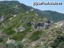 [P95] Am intrat în Kastro. Din colo venim, dinspre parcare. Singura legătură cu uscatul a promontoriului este poteca pe care am venit.  » foto by abancor
 - 
<span class="allrVoted glyphicon glyphicon-heart hidden" id="av459520"></span>
<a class="m-l-10 hidden" id="sv459520" onclick="voting_Foto_DelVot(,459520,1166)" role="button">șterge vot <span class="glyphicon glyphicon-remove"></span></a>
<a id="v9459520" class=" c-red"  onclick="voting_Foto_SetVot(459520)" role="button"><span class="glyphicon glyphicon-heart-empty"></span> <b>LIKE</b> = Votează poza</a> <img class="hidden"  id="f459520W9" src="/imagini/loader.gif" border="0" /><span class="AjErrMes hidden" id="e459520ErM"></span>