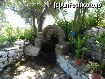 [P99] Apă potabilă în curtea umbrită a unei biserici, în Kastro.  » foto by abancor
 - 
<span class="allrVoted glyphicon glyphicon-heart hidden" id="av459526"></span>
<a class="m-l-10 hidden" id="sv459526" onclick="voting_Foto_DelVot(,459526,1166)" role="button">șterge vot <span class="glyphicon glyphicon-remove"></span></a>
<a id="v9459526" class=" c-red"  onclick="voting_Foto_SetVot(459526)" role="button"><span class="glyphicon glyphicon-heart-empty"></span> <b>LIKE</b> = Votează poza</a> <img class="hidden"  id="f459526W9" src="/imagini/loader.gif" border="0" /><span class="AjErrMes hidden" id="e459526ErM"></span>