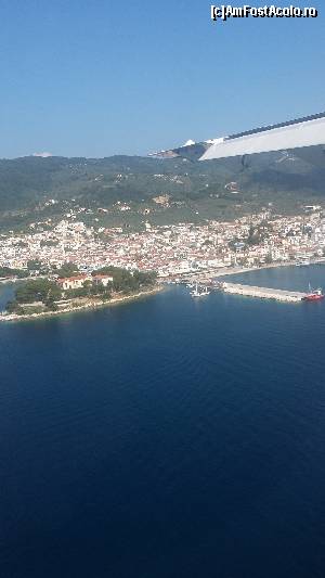 [P01] Insula Skiathos văzută din avion.  » foto by Cris
 - 
<span class="allrVoted glyphicon glyphicon-heart hidden" id="av627049"></span>
<a class="m-l-10 hidden" id="sv627049" onclick="voting_Foto_DelVot(,627049,1166)" role="button">șterge vot <span class="glyphicon glyphicon-remove"></span></a>
<a id="v9627049" class=" c-red"  onclick="voting_Foto_SetVot(627049)" role="button"><span class="glyphicon glyphicon-heart-empty"></span> <b>LIKE</b> = Votează poza</a> <img class="hidden"  id="f627049W9" src="/imagini/loader.gif" border="0" /><span class="AjErrMes hidden" id="e627049ErM"></span>