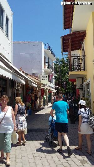 [P16] Skiathos Town.  » foto by Cris
 - 
<span class="allrVoted glyphicon glyphicon-heart hidden" id="av627078"></span>
<a class="m-l-10 hidden" id="sv627078" onclick="voting_Foto_DelVot(,627078,1166)" role="button">șterge vot <span class="glyphicon glyphicon-remove"></span></a>
<a id="v9627078" class=" c-red"  onclick="voting_Foto_SetVot(627078)" role="button"><span class="glyphicon glyphicon-heart-empty"></span> <b>LIKE</b> = Votează poza</a> <img class="hidden"  id="f627078W9" src="/imagini/loader.gif" border="0" /><span class="AjErrMes hidden" id="e627078ErM"></span>