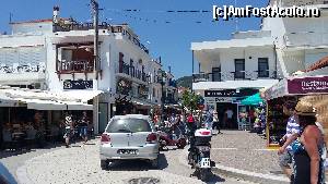 [P31] Skiathos Town - intrarea pe Papadiamantis, dinspre port » foto by Cris
 - 
<span class="allrVoted glyphicon glyphicon-heart hidden" id="av627109"></span>
<a class="m-l-10 hidden" id="sv627109" onclick="voting_Foto_DelVot(,627109,1166)" role="button">șterge vot <span class="glyphicon glyphicon-remove"></span></a>
<a id="v9627109" class=" c-red"  onclick="voting_Foto_SetVot(627109)" role="button"><span class="glyphicon glyphicon-heart-empty"></span> <b>LIKE</b> = Votează poza</a> <img class="hidden"  id="f627109W9" src="/imagini/loader.gif" border="0" /><span class="AjErrMes hidden" id="e627109ErM"></span>