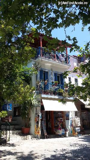 [P58] Skiathos Town » foto by Cris
 - 
<span class="allrVoted glyphicon glyphicon-heart hidden" id="av627146"></span>
<a class="m-l-10 hidden" id="sv627146" onclick="voting_Foto_DelVot(,627146,1166)" role="button">șterge vot <span class="glyphicon glyphicon-remove"></span></a>
<a id="v9627146" class=" c-red"  onclick="voting_Foto_SetVot(627146)" role="button"><span class="glyphicon glyphicon-heart-empty"></span> <b>LIKE</b> = Votează poza</a> <img class="hidden"  id="f627146W9" src="/imagini/loader.gif" border="0" /><span class="AjErrMes hidden" id="e627146ErM"></span>