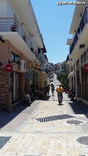 [P67] Skiathos Town » foto by Cris
 - 
<span class="allrVoted glyphicon glyphicon-heart hidden" id="av627155"></span>
<a class="m-l-10 hidden" id="sv627155" onclick="voting_Foto_DelVot(,627155,1166)" role="button">șterge vot <span class="glyphicon glyphicon-remove"></span></a>
<a id="v9627155" class=" c-red"  onclick="voting_Foto_SetVot(627155)" role="button"><span class="glyphicon glyphicon-heart-empty"></span> <b>LIKE</b> = Votează poza</a> <img class="hidden"  id="f627155W9" src="/imagini/loader.gif" border="0" /><span class="AjErrMes hidden" id="e627155ErM"></span>