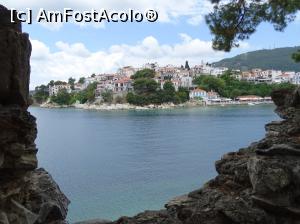 [P07] Skiathos - orașul Skiathos văzut de pe peninsula Bourtzi » foto by Cris
 - 
<span class="allrVoted glyphicon glyphicon-heart hidden" id="av865632"></span>
<a class="m-l-10 hidden" id="sv865632" onclick="voting_Foto_DelVot(,865632,1166)" role="button">șterge vot <span class="glyphicon glyphicon-remove"></span></a>
<a id="v9865632" class=" c-red"  onclick="voting_Foto_SetVot(865632)" role="button"><span class="glyphicon glyphicon-heart-empty"></span> <b>LIKE</b> = Votează poza</a> <img class="hidden"  id="f865632W9" src="/imagini/loader.gif" border="0" /><span class="AjErrMes hidden" id="e865632ErM"></span>