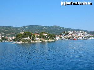 [P01] Skiathos Town si Peninsula Bourtzi vazute de pe mare » foto by ileanaxperta*
 - 
<span class="allrVoted glyphicon glyphicon-heart hidden" id="av562091"></span>
<a class="m-l-10 hidden" id="sv562091" onclick="voting_Foto_DelVot(,562091,1166)" role="button">șterge vot <span class="glyphicon glyphicon-remove"></span></a>
<a id="v9562091" class=" c-red"  onclick="voting_Foto_SetVot(562091)" role="button"><span class="glyphicon glyphicon-heart-empty"></span> <b>LIKE</b> = Votează poza</a> <img class="hidden"  id="f562091W9" src="/imagini/loader.gif" border="0" /><span class="AjErrMes hidden" id="e562091ErM"></span>