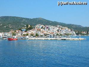 [P02] Skiathos Town vazut de pe mare » foto by ileanaxperta*
 - 
<span class="allrVoted glyphicon glyphicon-heart hidden" id="av562099"></span>
<a class="m-l-10 hidden" id="sv562099" onclick="voting_Foto_DelVot(,562099,1166)" role="button">șterge vot <span class="glyphicon glyphicon-remove"></span></a>
<a id="v9562099" class=" c-red"  onclick="voting_Foto_SetVot(562099)" role="button"><span class="glyphicon glyphicon-heart-empty"></span> <b>LIKE</b> = Votează poza</a> <img class="hidden"  id="f562099W9" src="/imagini/loader.gif" border="0" /><span class="AjErrMes hidden" id="e562099ErM"></span>