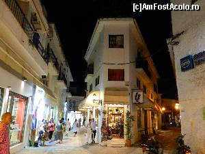 [P21] Seara pe Papadiamantis, strada importanta din Skiathos Town » foto by ileanaxperta*
 - 
<span class="allrVoted glyphicon glyphicon-heart hidden" id="av562129"></span>
<a class="m-l-10 hidden" id="sv562129" onclick="voting_Foto_DelVot(,562129,1166)" role="button">șterge vot <span class="glyphicon glyphicon-remove"></span></a>
<a id="v9562129" class=" c-red"  onclick="voting_Foto_SetVot(562129)" role="button"><span class="glyphicon glyphicon-heart-empty"></span> <b>LIKE</b> = Votează poza</a> <img class="hidden"  id="f562129W9" src="/imagini/loader.gif" border="0" /><span class="AjErrMes hidden" id="e562129ErM"></span>