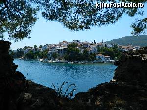 [P05] Skiathos Town vazut de pe zidurile fortaretei Bourtzi » foto by ileanaxperta*
 - 
<span class="allrVoted glyphicon glyphicon-heart hidden" id="av562104"></span>
<a class="m-l-10 hidden" id="sv562104" onclick="voting_Foto_DelVot(,562104,1166)" role="button">șterge vot <span class="glyphicon glyphicon-remove"></span></a>
<a id="v9562104" class=" c-red"  onclick="voting_Foto_SetVot(562104)" role="button"><span class="glyphicon glyphicon-heart-empty"></span> <b>LIKE</b> = Votează poza</a> <img class="hidden"  id="f562104W9" src="/imagini/loader.gif" border="0" /><span class="AjErrMes hidden" id="e562104ErM"></span>