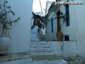 [P08] Strazile inguste din capitala insulei Skiathos » foto by ileanaxperta*
 - 
<span class="allrVoted glyphicon glyphicon-heart hidden" id="av562111"></span>
<a class="m-l-10 hidden" id="sv562111" onclick="voting_Foto_DelVot(,562111,1166)" role="button">șterge vot <span class="glyphicon glyphicon-remove"></span></a>
<a id="v9562111" class=" c-red"  onclick="voting_Foto_SetVot(562111)" role="button"><span class="glyphicon glyphicon-heart-empty"></span> <b>LIKE</b> = Votează poza</a> <img class="hidden"  id="f562111W9" src="/imagini/loader.gif" border="0" /><span class="AjErrMes hidden" id="e562111ErM"></span>
