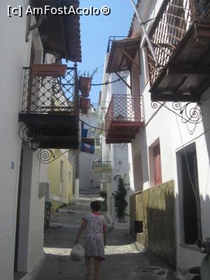 [P27] Wow! Am uitat sa va pun o straduta din Skiathos-city. 'Balcon in balcon'. » foto by dorgo
 - 
<span class="allrVoted glyphicon glyphicon-heart hidden" id="av890699"></span>
<a class="m-l-10 hidden" id="sv890699" onclick="voting_Foto_DelVot(,890699,1166)" role="button">șterge vot <span class="glyphicon glyphicon-remove"></span></a>
<a id="v9890699" class=" c-red"  onclick="voting_Foto_SetVot(890699)" role="button"><span class="glyphicon glyphicon-heart-empty"></span> <b>LIKE</b> = Votează poza</a> <img class="hidden"  id="f890699W9" src="/imagini/loader.gif" border="0" /><span class="AjErrMes hidden" id="e890699ErM"></span>