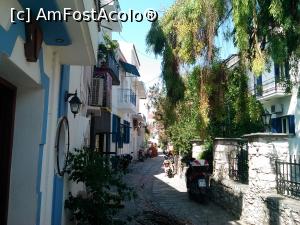 [P03] Hai-hui prin Skiathos-city » foto by dorgo
 - 
<span class="allrVoted glyphicon glyphicon-heart hidden" id="av890602"></span>
<a class="m-l-10 hidden" id="sv890602" onclick="voting_Foto_DelVot(,890602,1166)" role="button">șterge vot <span class="glyphicon glyphicon-remove"></span></a>
<a id="v9890602" class=" c-red"  onclick="voting_Foto_SetVot(890602)" role="button"><span class="glyphicon glyphicon-heart-empty"></span> <b>LIKE</b> = Votează poza</a> <img class="hidden"  id="f890602W9" src="/imagini/loader.gif" border="0" /><span class="AjErrMes hidden" id="e890602ErM"></span>