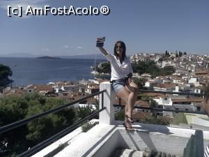[P09] Coltul cel mai 'vanat' pentru 'selfie', turistii asteapta la rand, ca sa ajunga aici, de unde panorama orasului si insula Bourtzi, se vad cel mai bine. » foto by dorgo
 - 
<span class="allrVoted glyphicon glyphicon-heart hidden" id="av890615"></span>
<a class="m-l-10 hidden" id="sv890615" onclick="voting_Foto_DelVot(,890615,1166)" role="button">șterge vot <span class="glyphicon glyphicon-remove"></span></a>
<a id="v9890615" class=" c-red"  onclick="voting_Foto_SetVot(890615)" role="button"><span class="glyphicon glyphicon-heart-empty"></span> <b>LIKE</b> = Votează poza</a> <img class="hidden"  id="f890615W9" src="/imagini/loader.gif" border="0" /><span class="AjErrMes hidden" id="e890615ErM"></span>