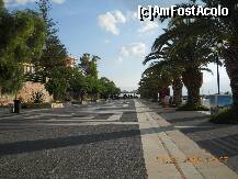 [P11] Aleea Palmierilor, vedere dinspre port. La terminarea ei, in partea dreapta cheiul se prelungeste pentru panorama asupra fortaretei Bourdzi. » foto by florinbad
 - 
<span class="allrVoted glyphicon glyphicon-heart hidden" id="av190957"></span>
<a class="m-l-10 hidden" id="sv190957" onclick="voting_Foto_DelVot(,190957,1167)" role="button">șterge vot <span class="glyphicon glyphicon-remove"></span></a>
<a id="v9190957" class=" c-red"  onclick="voting_Foto_SetVot(190957)" role="button"><span class="glyphicon glyphicon-heart-empty"></span> <b>LIKE</b> = Votează poza</a> <img class="hidden"  id="f190957W9" src="/imagini/loader.gif" border="0" /><span class="AjErrMes hidden" id="e190957ErM"></span>