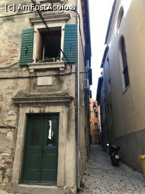 [P86] Prin Rovinj, la coborâre » foto by krisstinna
 - 
<span class="allrVoted glyphicon glyphicon-heart hidden" id="av1037405"></span>
<a class="m-l-10 hidden" id="sv1037405" onclick="voting_Foto_DelVot(,1037405,1168)" role="button">șterge vot <span class="glyphicon glyphicon-remove"></span></a>
<a id="v91037405" class=" c-red"  onclick="voting_Foto_SetVot(1037405)" role="button"><span class="glyphicon glyphicon-heart-empty"></span> <b>LIKE</b> = Votează poza</a> <img class="hidden"  id="f1037405W9" src="/imagini/loader.gif" border="0" /><span class="AjErrMes hidden" id="e1037405ErM"></span>