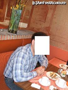 [P05] la restaurant » foto by mihaella78
 - 
<span class="allrVoted glyphicon glyphicon-heart hidden" id="av229016"></span>
<a class="m-l-10 hidden" id="sv229016" onclick="voting_Foto_DelVot(,229016,1173)" role="button">șterge vot <span class="glyphicon glyphicon-remove"></span></a>
<a id="v9229016" class=" c-red"  onclick="voting_Foto_SetVot(229016)" role="button"><span class="glyphicon glyphicon-heart-empty"></span> <b>LIKE</b> = Votează poza</a> <img class="hidden"  id="f229016W9" src="/imagini/loader.gif" border="0" /><span class="AjErrMes hidden" id="e229016ErM"></span>