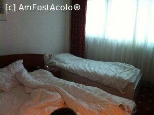 [P02] CAMERA TRIPLA IN CARE AM STAT LA HOTEL AIRO » foto by bogdan 75
 - 
<span class="allrVoted glyphicon glyphicon-heart hidden" id="av706969"></span>
<a class="m-l-10 hidden" id="sv706969" onclick="voting_Foto_DelVot(,706969,1173)" role="button">șterge vot <span class="glyphicon glyphicon-remove"></span></a>
<a id="v9706969" class=" c-red"  onclick="voting_Foto_SetVot(706969)" role="button"><span class="glyphicon glyphicon-heart-empty"></span> <b>LIKE</b> = Votează poza</a> <img class="hidden"  id="f706969W9" src="/imagini/loader.gif" border="0" /><span class="AjErrMes hidden" id="e706969ErM"></span>