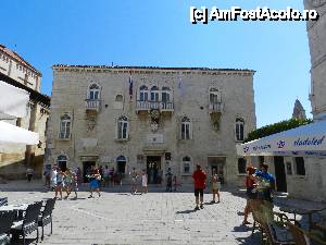 [P10] Cladirea Primariei din Trogir » foto by costelradescu
 - 
<span class="allrVoted glyphicon glyphicon-heart hidden" id="av410571"></span>
<a class="m-l-10 hidden" id="sv410571" onclick="voting_Foto_DelVot(,410571,1175)" role="button">șterge vot <span class="glyphicon glyphicon-remove"></span></a>
<a id="v9410571" class=" c-red"  onclick="voting_Foto_SetVot(410571)" role="button"><span class="glyphicon glyphicon-heart-empty"></span> <b>LIKE</b> = Votează poza</a> <img class="hidden"  id="f410571W9" src="/imagini/loader.gif" border="0" /><span class="AjErrMes hidden" id="e410571ErM"></span>