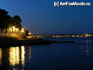[P02] Promenada statiunii Vodice, noaptea » foto by costelradescu
 - 
<span class="allrVoted glyphicon glyphicon-heart hidden" id="av410563"></span>
<a class="m-l-10 hidden" id="sv410563" onclick="voting_Foto_DelVot(,410563,1175)" role="button">șterge vot <span class="glyphicon glyphicon-remove"></span></a>
<a id="v9410563" class=" c-red"  onclick="voting_Foto_SetVot(410563)" role="button"><span class="glyphicon glyphicon-heart-empty"></span> <b>LIKE</b> = Votează poza</a> <img class="hidden"  id="f410563W9" src="/imagini/loader.gif" border="0" /><span class="AjErrMes hidden" id="e410563ErM"></span>