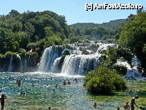 [P06] Cascada cea mare de pe Krka impreuna cu 'balaciosii' » foto by costelradescu
 - 
<span class="allrVoted glyphicon glyphicon-heart hidden" id="av410567"></span>
<a class="m-l-10 hidden" id="sv410567" onclick="voting_Foto_DelVot(,410567,1175)" role="button">șterge vot <span class="glyphicon glyphicon-remove"></span></a>
<a id="v9410567" class=" c-red"  onclick="voting_Foto_SetVot(410567)" role="button"><span class="glyphicon glyphicon-heart-empty"></span> <b>LIKE</b> = Votează poza</a> <img class="hidden"  id="f410567W9" src="/imagini/loader.gif" border="0" /><span class="AjErrMes hidden" id="e410567ErM"></span>