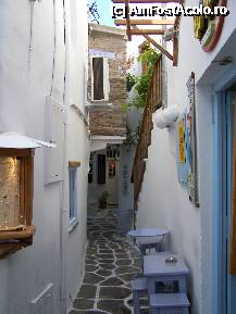 [P06] Pe stradutele inguste din Mykonos » foto by vlado2
 - 
<span class="allrVoted glyphicon glyphicon-heart hidden" id="av292737"></span>
<a class="m-l-10 hidden" id="sv292737" onclick="voting_Foto_DelVot(,292737,1176)" role="button">șterge vot <span class="glyphicon glyphicon-remove"></span></a>
<a id="v9292737" class=" c-red"  onclick="voting_Foto_SetVot(292737)" role="button"><span class="glyphicon glyphicon-heart-empty"></span> <b>LIKE</b> = Votează poza</a> <img class="hidden"  id="f292737W9" src="/imagini/loader.gif" border="0" /><span class="AjErrMes hidden" id="e292737ErM"></span>