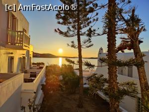 [P44] Apus de soare peste Mykonos » foto by crismis
 - 
<span class="allrVoted glyphicon glyphicon-heart hidden" id="av1423106"></span>
<a class="m-l-10 hidden" id="sv1423106" onclick="voting_Foto_DelVot(,1423106,1176)" role="button">șterge vot <span class="glyphicon glyphicon-remove"></span></a>
<a id="v91423106" class=" c-red"  onclick="voting_Foto_SetVot(1423106)" role="button"><span class="glyphicon glyphicon-heart-empty"></span> <b>LIKE</b> = Votează poza</a> <img class="hidden"  id="f1423106W9" src="/imagini/loader.gif" border="0" /><span class="AjErrMes hidden" id="e1423106ErM"></span>