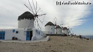 [P21] Mykonos town: sirul traditionalelor mori de vant, emblema a orasului » foto by zuftim
 - 
<span class="allrVoted glyphicon glyphicon-heart hidden" id="av534321"></span>
<a class="m-l-10 hidden" id="sv534321" onclick="voting_Foto_DelVot(,534321,1176)" role="button">șterge vot <span class="glyphicon glyphicon-remove"></span></a>
<a id="v9534321" class=" c-red"  onclick="voting_Foto_SetVot(534321)" role="button"><span class="glyphicon glyphicon-heart-empty"></span> <b>LIKE</b> = Votează poza</a> <img class="hidden"  id="f534321W9" src="/imagini/loader.gif" border="0" /><span class="AjErrMes hidden" id="e534321ErM"></span>