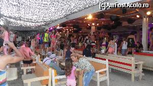 [P17] Dans si distractie seara la Tropicana Beach Club, Paradise Beach. Se observa ca publicul este de toate varstele, de la copilasi pana la spectatori de varsta a treia » foto by zuftim
 - 
<span class="allrVoted glyphicon glyphicon-heart hidden" id="av552410"></span>
<a class="m-l-10 hidden" id="sv552410" onclick="voting_Foto_DelVot(,552410,1176)" role="button">șterge vot <span class="glyphicon glyphicon-remove"></span></a>
<a id="v9552410" class=" c-red"  onclick="voting_Foto_SetVot(552410)" role="button"><span class="glyphicon glyphicon-heart-empty"></span> <b>LIKE</b> = Votează poza</a> <img class="hidden"  id="f552410W9" src="/imagini/loader.gif" border="0" /><span class="AjErrMes hidden" id="e552410ErM"></span>