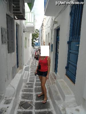 [P05] Pe strazile cicladice inguste ale orasului Mykonos » foto by zuftim
 - 
<span class="allrVoted glyphicon glyphicon-heart hidden" id="av552398"></span>
<a class="m-l-10 hidden" id="sv552398" onclick="voting_Foto_DelVot(,552398,1176)" role="button">șterge vot <span class="glyphicon glyphicon-remove"></span></a>
<a id="v9552398" class=" c-red"  onclick="voting_Foto_SetVot(552398)" role="button"><span class="glyphicon glyphicon-heart-empty"></span> <b>LIKE</b> = Votează poza</a> <img class="hidden"  id="f552398W9" src="/imagini/loader.gif" border="0" /><span class="AjErrMes hidden" id="e552398ErM"></span>
