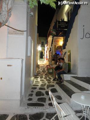 [P09] Orasul Mykonos, seara » foto by zuftim
 - 
<span class="allrVoted glyphicon glyphicon-heart hidden" id="av552402"></span>
<a class="m-l-10 hidden" id="sv552402" onclick="voting_Foto_DelVot(,552402,1176)" role="button">șterge vot <span class="glyphicon glyphicon-remove"></span></a>
<a id="v9552402" class=" c-red"  onclick="voting_Foto_SetVot(552402)" role="button"><span class="glyphicon glyphicon-heart-empty"></span> <b>LIKE</b> = Votează poza</a> <img class="hidden"  id="f552402W9" src="/imagini/loader.gif" border="0" /><span class="AjErrMes hidden" id="e552402ErM"></span>