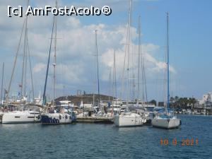 [P46] Portul din Naxos Town şi Portara printre bărci » foto by irinad
 - 
<span class="allrVoted glyphicon glyphicon-heart hidden" id="av1262547"></span>
<a class="m-l-10 hidden" id="sv1262547" onclick="voting_Foto_DelVot(,1262547,1176)" role="button">șterge vot <span class="glyphicon glyphicon-remove"></span></a>
<a id="v91262547" class=" c-red"  onclick="voting_Foto_SetVot(1262547)" role="button"><span class="glyphicon glyphicon-heart-empty"></span> <b>LIKE</b> = Votează poza</a> <img class="hidden"  id="f1262547W9" src="/imagini/loader.gif" border="0" /><span class="AjErrMes hidden" id="e1262547ErM"></span>