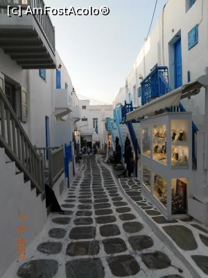 [P59] Străduţe în Chora, Mykonos » foto by irinad
 - 
<span class="allrVoted glyphicon glyphicon-heart hidden" id="av1262560"></span>
<a class="m-l-10 hidden" id="sv1262560" onclick="voting_Foto_DelVot(,1262560,1176)" role="button">șterge vot <span class="glyphicon glyphicon-remove"></span></a>
<a id="v91262560" class=" c-red"  onclick="voting_Foto_SetVot(1262560)" role="button"><span class="glyphicon glyphicon-heart-empty"></span> <b>LIKE</b> = Votează poza</a> <img class="hidden"  id="f1262560W9" src="/imagini/loader.gif" border="0" /><span class="AjErrMes hidden" id="e1262560ErM"></span>