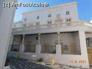 [P62] Biblioteca Municipală din Mykonos, fost conac al familiei Mavrogeni » foto by irinad
 - 
<span class="allrVoted glyphicon glyphicon-heart hidden" id="av1268588"></span>
<a class="m-l-10 hidden" id="sv1268588" onclick="voting_Foto_DelVot(,1268588,1176)" role="button">șterge vot <span class="glyphicon glyphicon-remove"></span></a>
<a id="v91268588" class=" c-red"  onclick="voting_Foto_SetVot(1268588)" role="button"><span class="glyphicon glyphicon-heart-empty"></span> <b>LIKE</b> = Votează poza</a> <img class="hidden"  id="f1268588W9" src="/imagini/loader.gif" border="0" /><span class="AjErrMes hidden" id="e1268588ErM"></span>