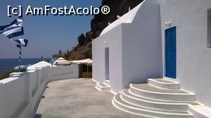 [P16] În curtea bisericii Agios Nikolaos.  » foto by maryka
 - 
<span class="allrVoted glyphicon glyphicon-heart hidden" id="av870922"></span>
<a class="m-l-10 hidden" id="sv870922" onclick="voting_Foto_DelVot(,870922,1177)" role="button">șterge vot <span class="glyphicon glyphicon-remove"></span></a>
<a id="v9870922" class=" c-red"  onclick="voting_Foto_SetVot(870922)" role="button"><span class="glyphicon glyphicon-heart-empty"></span> <b>LIKE</b> = Votează poza</a> <img class="hidden"  id="f870922W9" src="/imagini/loader.gif" border="0" /><span class="AjErrMes hidden" id="e870922ErM"></span>