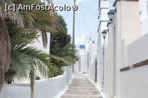 [P17] Străduță îngustă din Pyrgos, tot a doua clădire este o biserică.  » foto by maryka
 - 
<span class="allrVoted glyphicon glyphicon-heart hidden" id="av928967"></span>
<a class="m-l-10 hidden" id="sv928967" onclick="voting_Foto_DelVot(,928967,1177)" role="button">șterge vot <span class="glyphicon glyphicon-remove"></span></a>
<a id="v9928967" class=" c-red"  onclick="voting_Foto_SetVot(928967)" role="button"><span class="glyphicon glyphicon-heart-empty"></span> <b>LIKE</b> = Votează poza</a> <img class="hidden"  id="f928967W9" src="/imagini/loader.gif" border="0" /><span class="AjErrMes hidden" id="e928967ErM"></span>