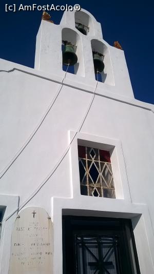 [P40] Biserica Agios Georgiou, Imerovigli, situată pe o terasă, vis-a-vis de stânca Skaros.  » foto by maryka
 - 
<span class="allrVoted glyphicon glyphicon-heart hidden" id="av929002"></span>
<a class="m-l-10 hidden" id="sv929002" onclick="voting_Foto_DelVot(,929002,1177)" role="button">șterge vot <span class="glyphicon glyphicon-remove"></span></a>
<a id="v9929002" class=" c-red"  onclick="voting_Foto_SetVot(929002)" role="button"><span class="glyphicon glyphicon-heart-empty"></span> <b>LIKE</b> = Votează poza</a> <img class="hidden"  id="f929002W9" src="/imagini/loader.gif" border="0" /><span class="AjErrMes hidden" id="e929002ErM"></span>