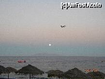 [P94] La rasaritul lunii un avion se pregatea de aterizare » foto by bitnic
 - 
<span class="allrVoted glyphicon glyphicon-heart hidden" id="av260436"></span>
<a class="m-l-10 hidden" id="sv260436" onclick="voting_Foto_DelVot(,260436,1177)" role="button">șterge vot <span class="glyphicon glyphicon-remove"></span></a>
<a id="v9260436" class=" c-red"  onclick="voting_Foto_SetVot(260436)" role="button"><span class="glyphicon glyphicon-heart-empty"></span> <b>LIKE</b> = Votează poza</a> <img class="hidden"  id="f260436W9" src="/imagini/loader.gif" border="0" /><span class="AjErrMes hidden" id="e260436ErM"></span>