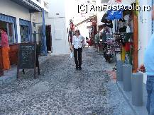 [P13] Santorini - Fira, la pas printre magazinele de suveniruri » foto by danoradea
 - 
<span class="allrVoted glyphicon glyphicon-heart hidden" id="av51617"></span>
<a class="m-l-10 hidden" id="sv51617" onclick="voting_Foto_DelVot(,51617,1177)" role="button">șterge vot <span class="glyphicon glyphicon-remove"></span></a>
<a id="v951617" class=" c-red"  onclick="voting_Foto_SetVot(51617)" role="button"><span class="glyphicon glyphicon-heart-empty"></span> <b>LIKE</b> = Votează poza</a> <img class="hidden"  id="f51617W9" src="/imagini/loader.gif" border="0" /><span class="AjErrMes hidden" id="e51617ErM"></span>