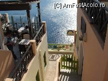 [P15] Santorini - Fira, la cafe-barul din stanga o cafea era 2,20 euro, privelistea insa... priceless » foto by danoradea
 - 
<span class="allrVoted glyphicon glyphicon-heart hidden" id="av51619"></span>
<a class="m-l-10 hidden" id="sv51619" onclick="voting_Foto_DelVot(,51619,1177)" role="button">șterge vot <span class="glyphicon glyphicon-remove"></span></a>
<a id="v951619" class=" c-red"  onclick="voting_Foto_SetVot(51619)" role="button"><span class="glyphicon glyphicon-heart-empty"></span> <b>LIKE</b> = Votează poza</a> <img class="hidden"  id="f51619W9" src="/imagini/loader.gif" border="0" /><span class="AjErrMes hidden" id="e51619ErM"></span>