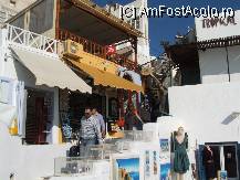 [P16] Santorini - Fira, cu exceptia tablourilor, suvenirurile aveau preturi decente » foto by danoradea
 - 
<span class="allrVoted glyphicon glyphicon-heart hidden" id="av51620"></span>
<a class="m-l-10 hidden" id="sv51620" onclick="voting_Foto_DelVot(,51620,1177)" role="button">șterge vot <span class="glyphicon glyphicon-remove"></span></a>
<a id="v951620" class=" c-red"  onclick="voting_Foto_SetVot(51620)" role="button"><span class="glyphicon glyphicon-heart-empty"></span> <b>LIKE</b> = Votează poza</a> <img class="hidden"  id="f51620W9" src="/imagini/loader.gif" border="0" /><span class="AjErrMes hidden" id="e51620ErM"></span>