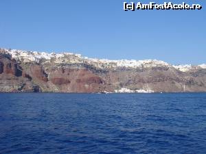[P51] 51. Ne apropiem de portul din Oia. Se vede și poteca măgarilor.  » foto by msnd
 - 
<span class="allrVoted glyphicon glyphicon-heart hidden" id="av618635"></span>
<a class="m-l-10 hidden" id="sv618635" onclick="voting_Foto_DelVot(,618635,1177)" role="button">șterge vot <span class="glyphicon glyphicon-remove"></span></a>
<a id="v9618635" class=" c-red"  onclick="voting_Foto_SetVot(618635)" role="button"><span class="glyphicon glyphicon-heart-empty"></span> <b>LIKE</b> = Votează poza</a> <img class="hidden"  id="f618635W9" src="/imagini/loader.gif" border="0" /><span class="AjErrMes hidden" id="e618635ErM"></span>