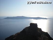 [P10] Vedere din Imerovigli spre Caldera si o veche fortareata » foto by ancamariagadea*
 - 
<span class="allrVoted glyphicon glyphicon-heart hidden" id="av36024"></span>
<a class="m-l-10 hidden" id="sv36024" onclick="voting_Foto_DelVot(,36024,1177)" role="button">șterge vot <span class="glyphicon glyphicon-remove"></span></a>
<a id="v936024" class=" c-red"  onclick="voting_Foto_SetVot(36024)" role="button"><span class="glyphicon glyphicon-heart-empty"></span> <b>LIKE</b> = Votează poza</a> <img class="hidden"  id="f36024W9" src="/imagini/loader.gif" border="0" /><span class="AjErrMes hidden" id="e36024ErM"></span>